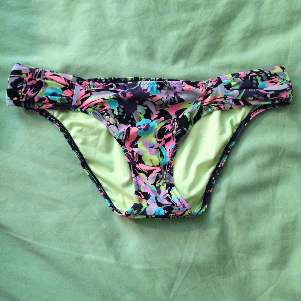 Victoria's Secret the knockout bikini